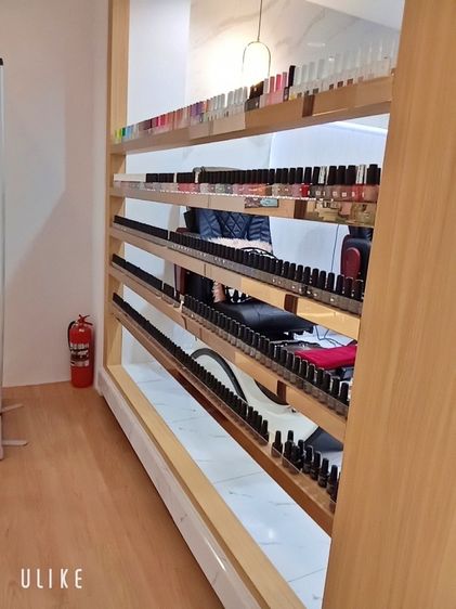 เซ้งร้านทำเล็บ ในธนิยะพลาซ่า สีลม ใจกลางเมือง มีทั้งคนไทยและต่างชาติ พื้นที่ 70 ตรม. รูปที่ 6