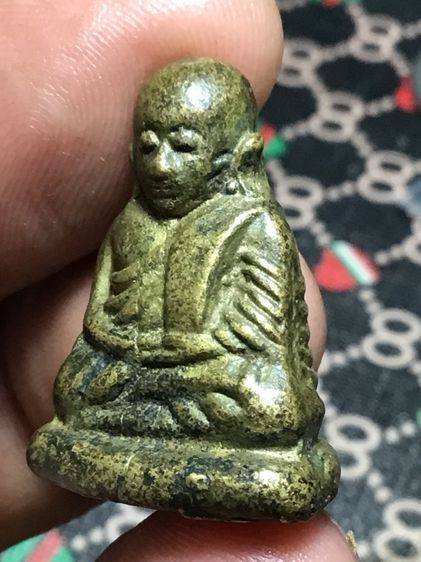 หลวงพ่อเงินรุ่นปืนแตก ปี 28 รูปที่ 3