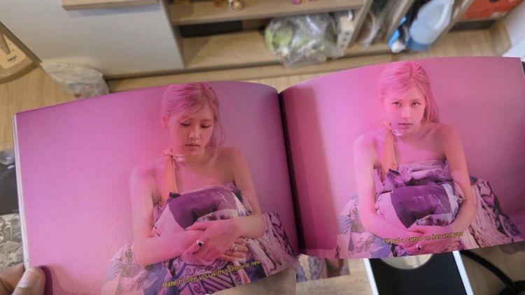 อัลบั้ม Rosé First Single Album - R- ในเวอร์ชัน Photobook รูปที่ 4