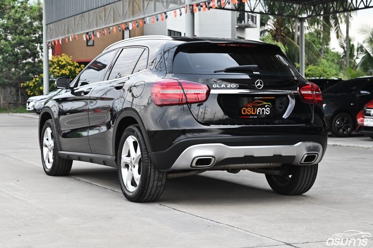 Mercedes-Benz GLA-Class 2021 GLA200 Utility-car เบนซิน ไม่ติดแก๊ส เกียร์อัตโนมัติ ดำ รูปที่ 3
