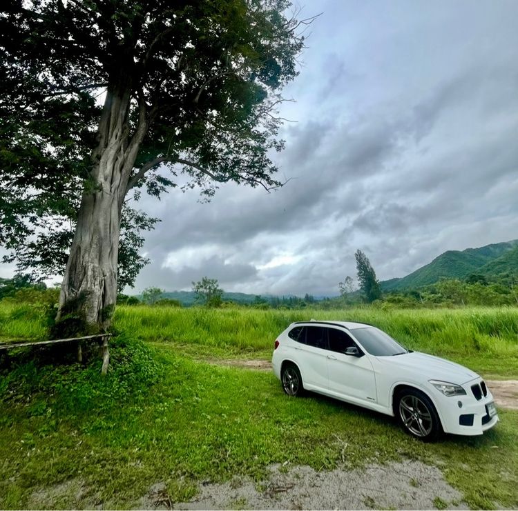 BMW X1 2016 2.0 sDrive20i M Sport Sedan เบนซิน ไม่ติดแก๊ส เกียร์อัตโนมัติ ขาว รูปที่ 4
