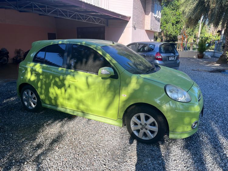 รถ Nissan March 1.2 VL สี เขียว