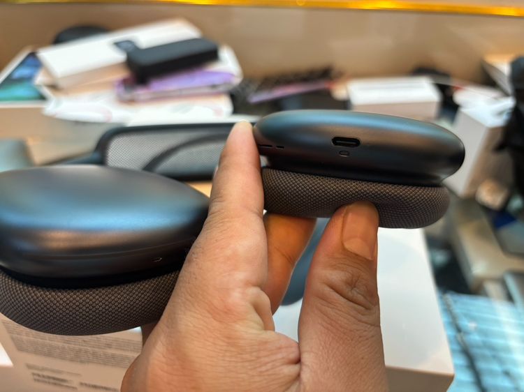 ขาย Air Pods Max usbC สีดำ ใหม่ ครบ มีประกันถึงสิงหา 70 ขาย 10500 บาท ครับ รูปที่ 2