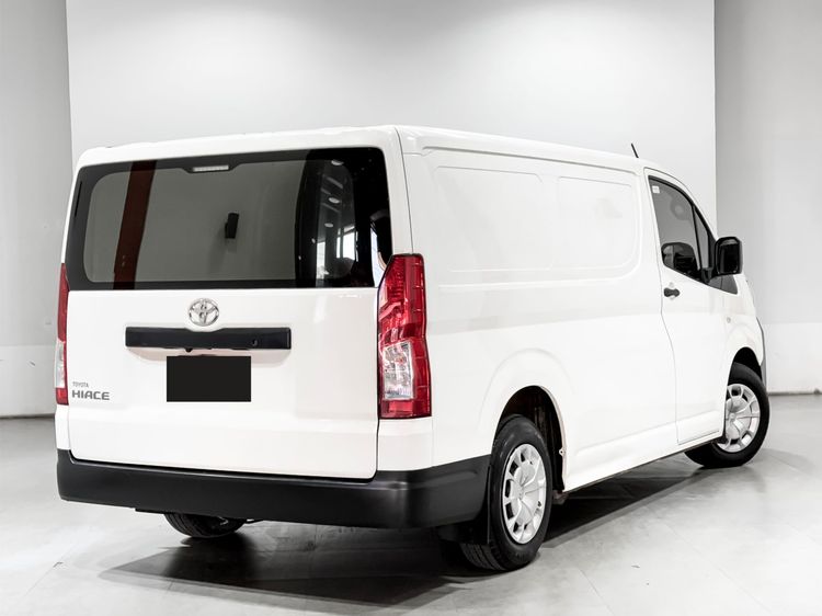 Toyota Hiace 2019 2.8 economy Van ดีเซล เกียร์ธรรมดา ขาว รูปที่ 3