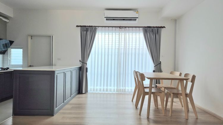 Land and Houses ตกแต่งครบ 2019 ให้เช่า ทาวน์โฮมส์ 2ชั้น หมู่บ้านอยู่ตรงข้าม Dulwich College International School Bangkok รูปที่ 3