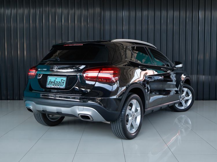 Mercedes-Benz GLA-Class 2019 GLA200 Utility-car เบนซิน ไม่ติดแก๊ส เกียร์อัตโนมัติ ดำ รูปที่ 4