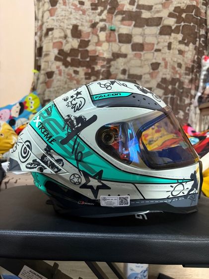 หมวกกันน็อก