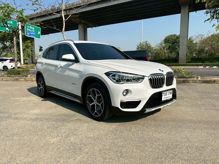 รถ BMW X1 1.5 sDrive18i xLine สี ขาว