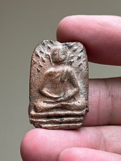 พระเนื้อดินเก่า