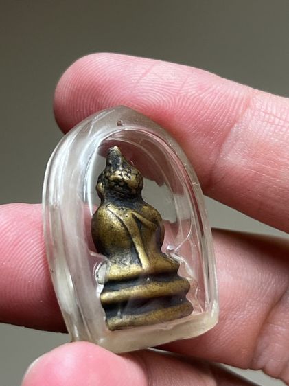 พระหล่อเก่า รูปที่ 4