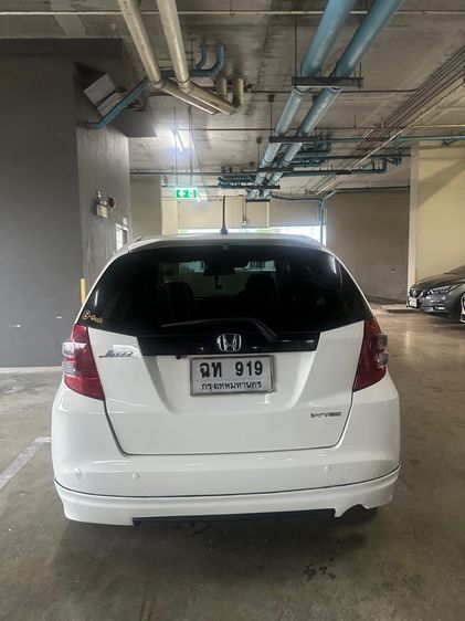 Honda Jazz 2010 1.5 V เบนซิน เกียร์อัตโนมัติ ขาว รูปที่ 2