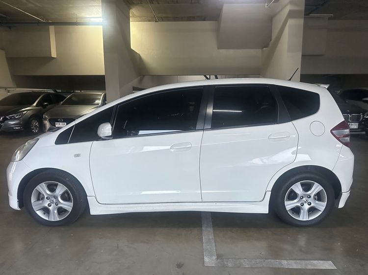 Honda Jazz 2010 1.5 V เบนซิน เกียร์อัตโนมัติ ขาว รูปที่ 3