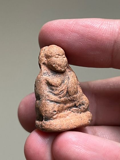 หลวงพ่อเงินเนื้อดินเก่า รูปที่ 6