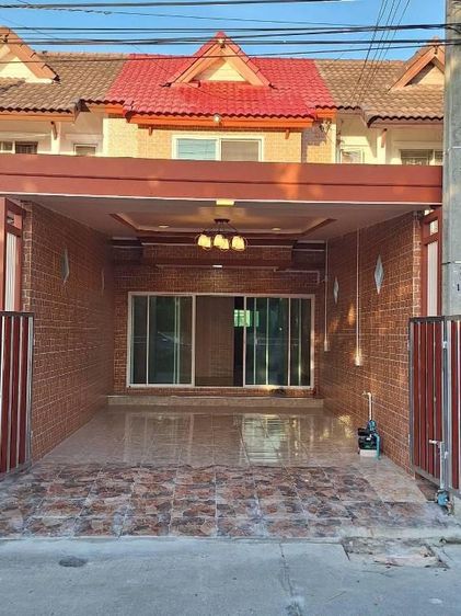 ขายบ้านทาวน์เฮ้าส์ รีโนเวทใหม่ หมู่บ้านบุราพันธ์ หนองจอก