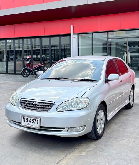 รถ Toyota Altis 1.6 E สี บรอนซ์เงิน