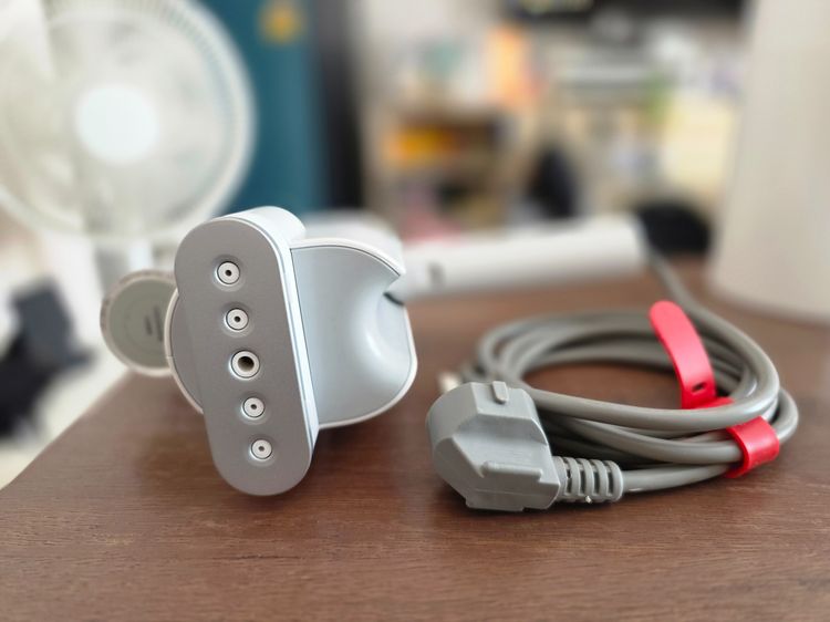 เตารีดไอน้ำ Deerma พับได้ ดีไซน์มินิมอล พร้อมกล่องเก็บครบเซ็ต รูปที่ 4