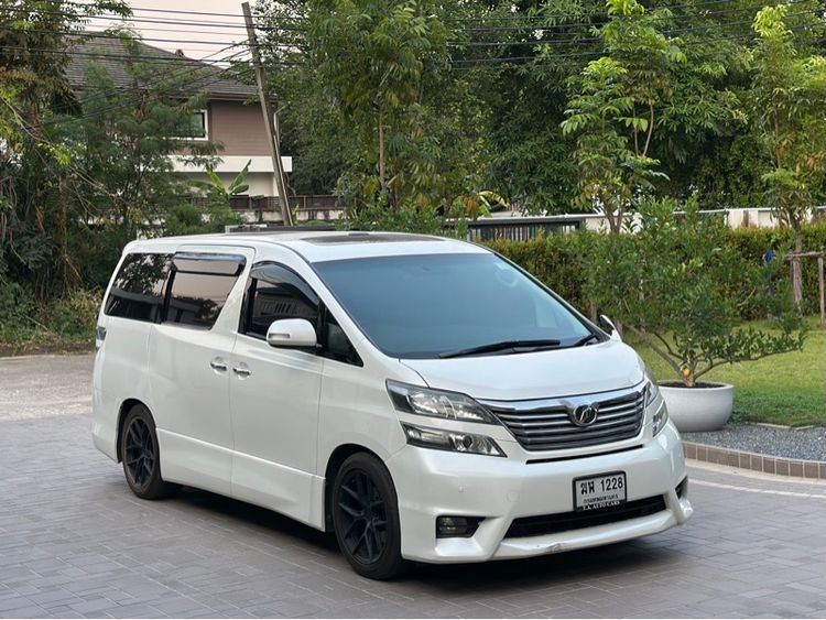 รถ Toyota Vellfire 2.4 Z สี ขาว