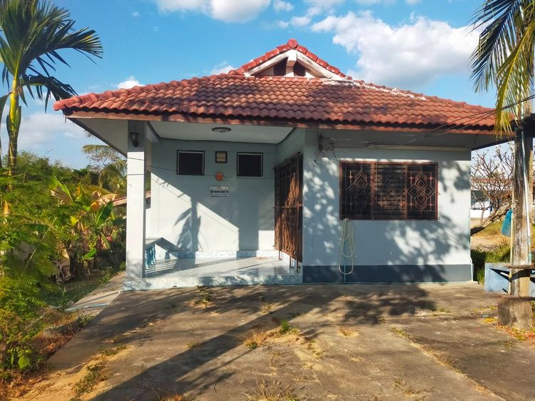 บ้านชั้นเดียว  บ้านทุ่งเกษม อำเภอวารินชำราบ จังหวัดอุบลราชธานี