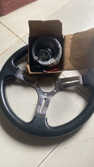 พวงมาลัยรถยนต์ของแท้