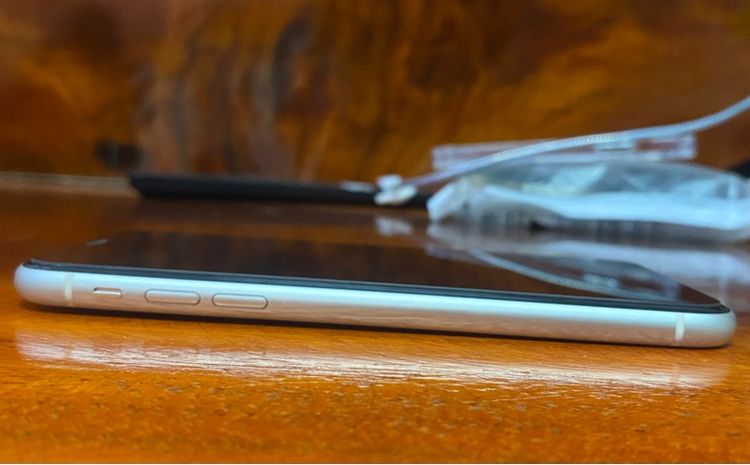 I phone 11 ( 64 GB) สีขาว รูปที่ 7