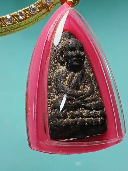 พระหลวงปู่ทวด เนื้อว่านกากยายักษ์ พิมพ์ใหญ่ รุ่นเเรก ปี2497 วัดช้างให้ สภาพสวย เนื้อเเก่ว่านดินดำ ไขว่านขึ้นทั่วองค์ พระสวยเก่าเก็บ เดิมๆมาก รูปที่ 5