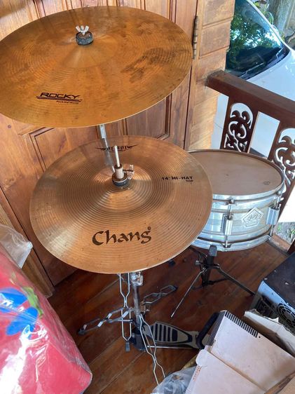 ขาย กลองชุดพร้อมตี เบสดรัม 1 ใบพร้อมกระเดื่อง ฟลอร์ทอม 1 ใบ ทอม1 1 ใบ พร้อมตัวจับ ทอม2 1ใบ พร้อมตัวจับ สแนร์ 1 ใบ พร้อมขา ไฮแฮท14 นิ้ว พร้อม รูปที่ 3