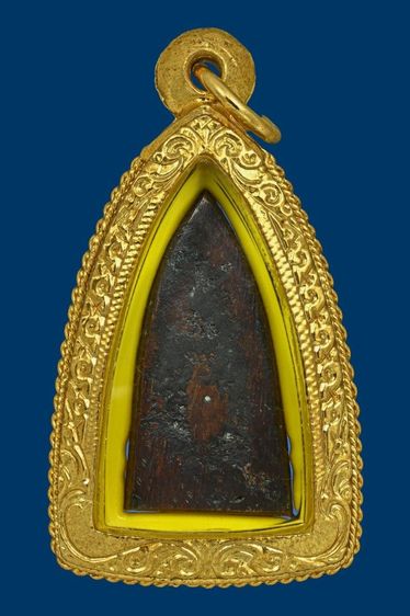 พระหลวงปู่ทวด เตารีดเล็ก ปี05 วัดช้างให้ หน้าอาปาเช่ สภาพสวยเก่า เนื้อจัดเข้มมาก เบ้าแป้งเจิมเดิมๆจากวัดยังติดอยู่ แข้งไม่ขีด สวยเดิมๆครับ รูปที่ 2