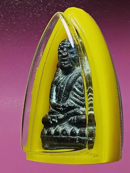 พระหลวงปู่ทวด เตารีดเล็ก ปี05 วัดช้างให้ หน้าอาปาเช่ สภาพสวยเก่า เนื้อจัดเข้มมาก เบ้าแป้งเจิมเดิมๆจากวัดยังติดอยู่ แข้งไม่ขีด สวยเดิมๆครับ รูปที่ 7