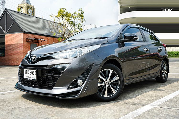 รถ Toyota Yaris 1.2 G Plus สี เทา