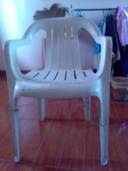 ขาว เก้าอี้สำนักงาน ไมโครไฟเบอร์ ขายเก้าอี้พลาสติก  ราคา 300 บาท