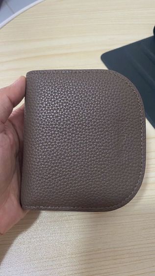 กระเป๋าสตางค์ หนังแท้ ขายแค่ครึ่งของราคาจริง ดูดี  จากราคา 900 ขาย 390