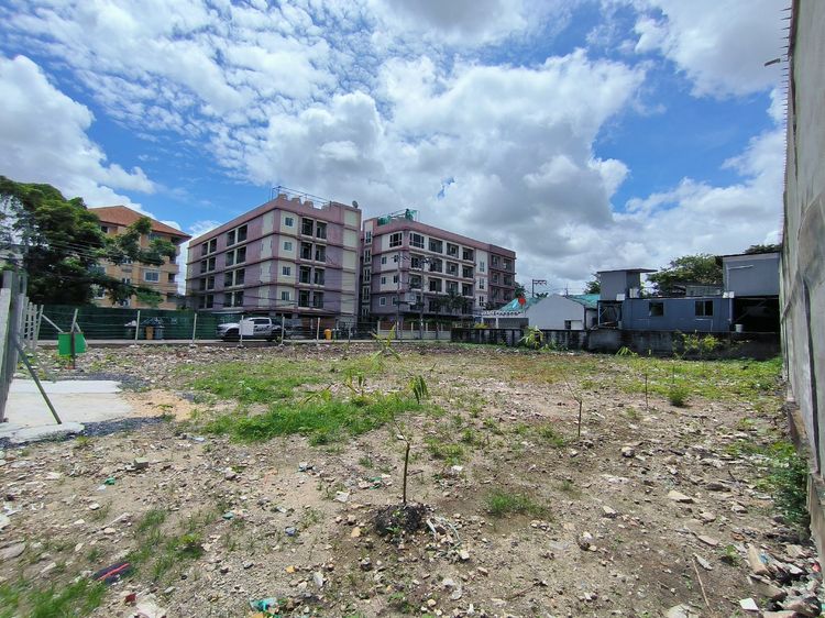 ที่ดินแปลงมุม ลาดพร้าว107 แยก40 พื้นที่ 215 ตร.ว. ผังเมืองสีเหลือง ปรับระดับแล้ว พร้อมปลูกสร้าง รูปที่ 4