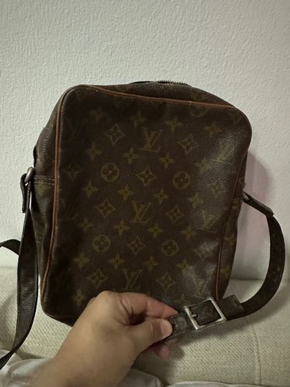 กระเป๋าสะพาย Louis Vuitton รูปที่ 2