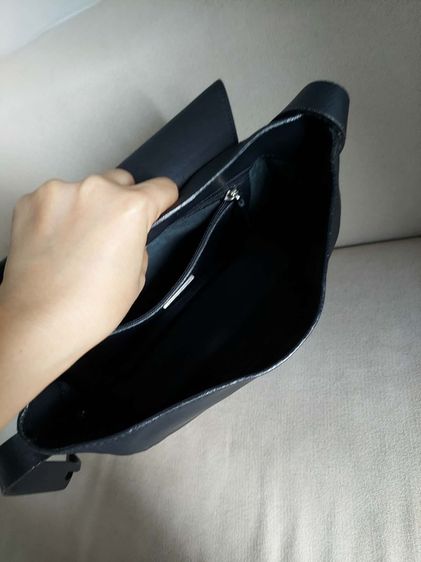 กระเป๋าครอสบอดี้ Loewe ของแท้ สีดำ รูปที่ 7