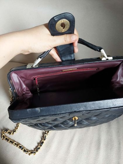 กระเป๋าถือ Chanel สีดำ ทรงดอกเตอร์ รูปที่ 8