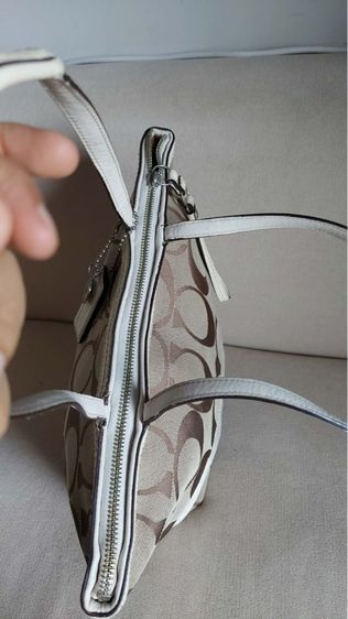 กระเป๋าถือ Coach ของแท้ รูปที่ 6