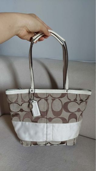 กระเป๋าถือ Coach ของแท้