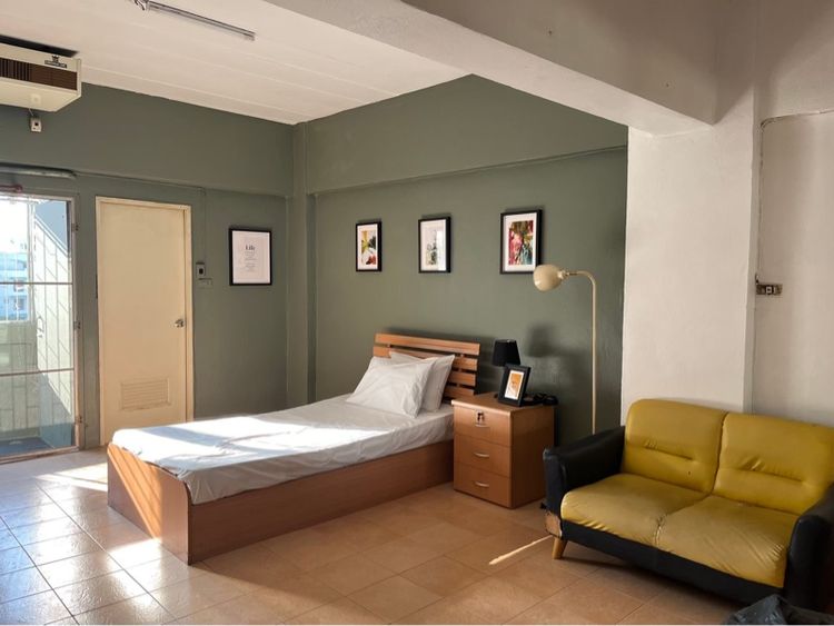 มีบางส่วน อื่นๆ สร้างเสร็จก่อน 2010 ไม่อนุญาต ไม่ใช่ บางกะปิคอนโดทาวน์ ทำเลดี ซอยนวมินทร์ 1  รูปที่ 2