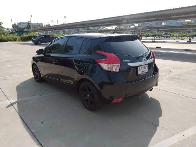 Toyota Yaris 2016 1.2 E Sedan เบนซิน เกียร์อัตโนมัติ ดำ รูปที่ 3