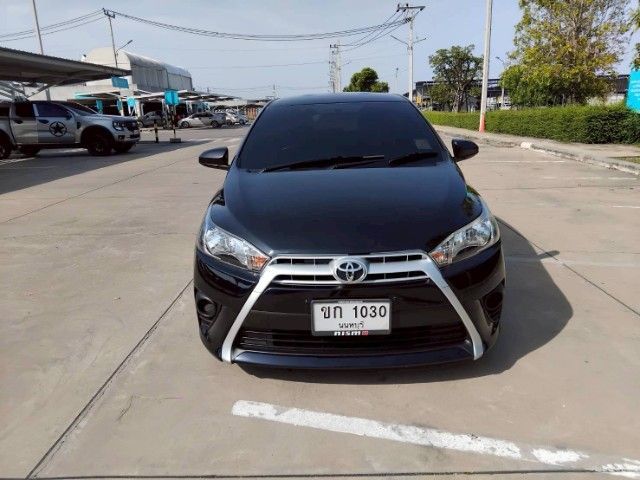 Toyota Yaris 2016 1.2 E Sedan เบนซิน เกียร์อัตโนมัติ ดำ รูปที่ 2