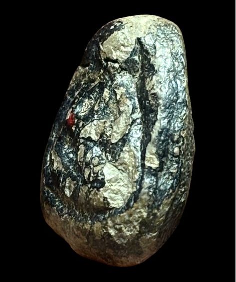 พระปิดตาหลวงปู่จีนพิมพ์ไม้ค้ำเกวียน ยกต้นเนื้อผงจุ่มรัก รูปที่ 2