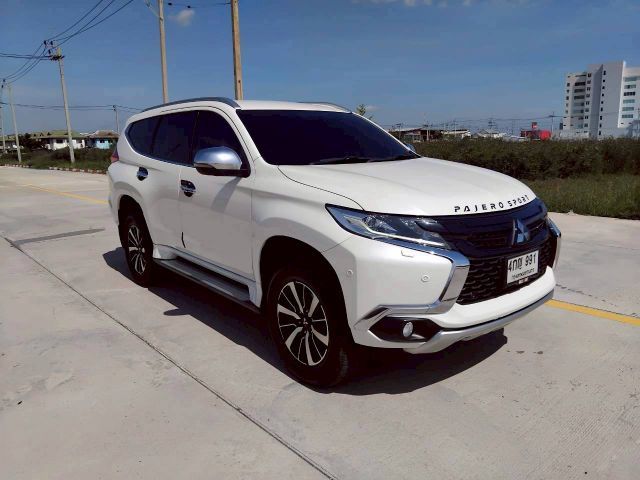 รถ Mitsubishi Pajero Sport 2.4 GT Premium สี ขาว