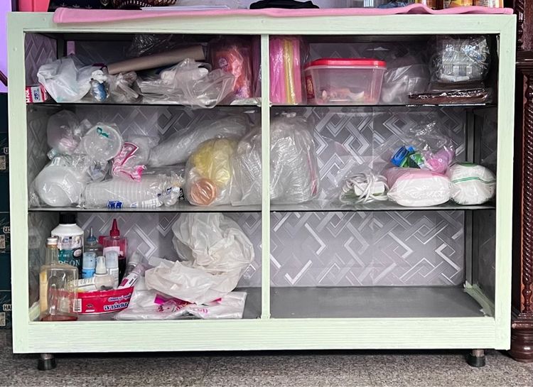 ตู้กระจก ชั้นวางของสารพัดประโยชน์ 3 ชั้น ไม่รวมชั้นบนสุดโครงสร้างเหล็ก