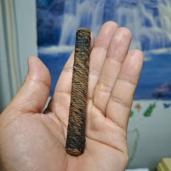 ตะกรุดหลวงพ่อทบยุคต้น ถักเชือกลงรัก สภาพรักหลุดร่อนตามเวลาแต่ตะกรุดสภาพยังดีเดิมๆครับ รูปที่ 5