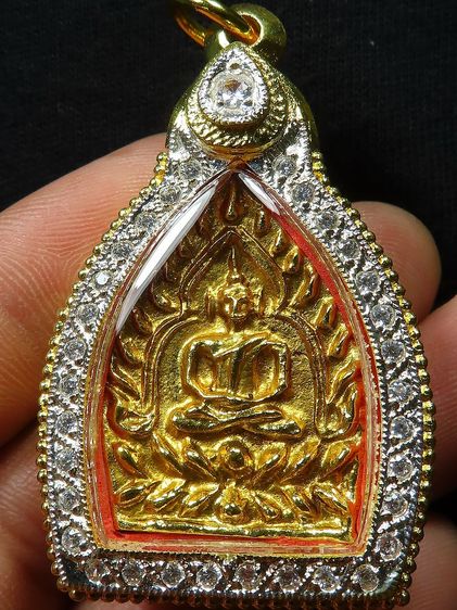 เหรียญเจ้าสัวเลี่ยมกรอบเพชร