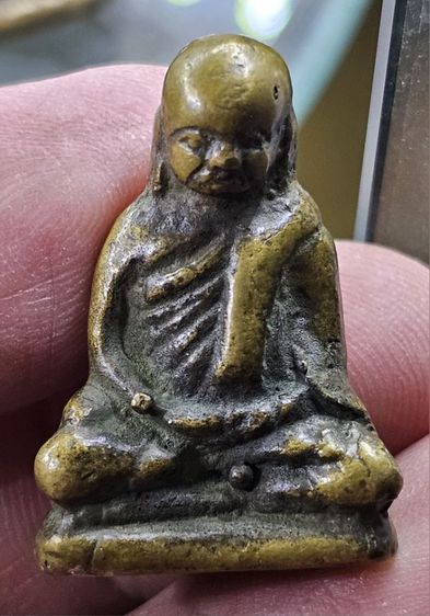 หล่อหลวงพ่อเงิน กรุวัดท่ามะไฟ พิมพ์กลาง 