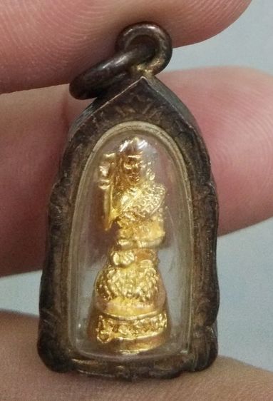 3068-รูปหล่อนางกวักเนื้อทองเหลือง เลี่ยมกรอบเก่า รูปที่ 3