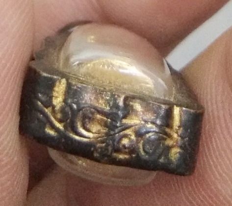 3068-รูปหล่อนางกวักเนื้อทองเหลือง เลี่ยมกรอบเก่า รูปที่ 5