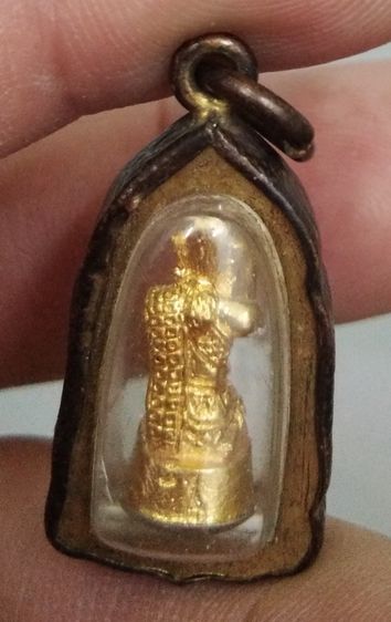 3068-รูปหล่อนางกวักเนื้อทองเหลือง เลี่ยมกรอบเก่า รูปที่ 2