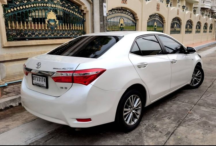 Toyota Altis 2014 1.8 V Sedan เบนซิน ไม่ติดแก๊ส เกียร์อัตโนมัติ ขาว รูปที่ 3